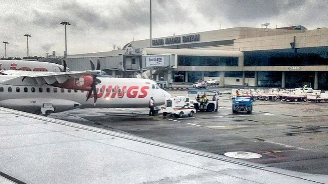 [Bintang] Jelang Imlek, Bandara Internasional Hang Nadim Dipenuhi Pemudik