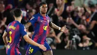 Pemain Barcelona, Marcus Rashford, merayakan gol pembuka dalam pertandingan Liga Spanyol melawan Real Madrid di Camp Nou, Spanyol, Senin (11/5/2026) dini hari WIB. (AP Photo/Joan Mateu Parra)