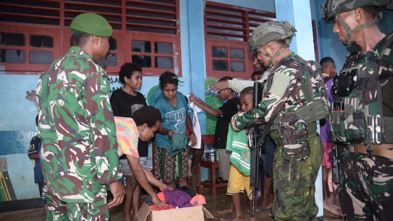 FOTO: Operasi TNI di Papua Tegas dan Humanis Amankan Warga