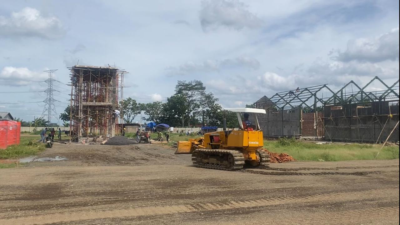 Kejari Kudus menyarankan pihak Disnakerperinkop dan UKM memutus kontrak rekanan proyek SIHT yang gagal menyelesaikan pekerjaan hingga akhir tahun 2024. (Liputan6.com/Arief Pramono)