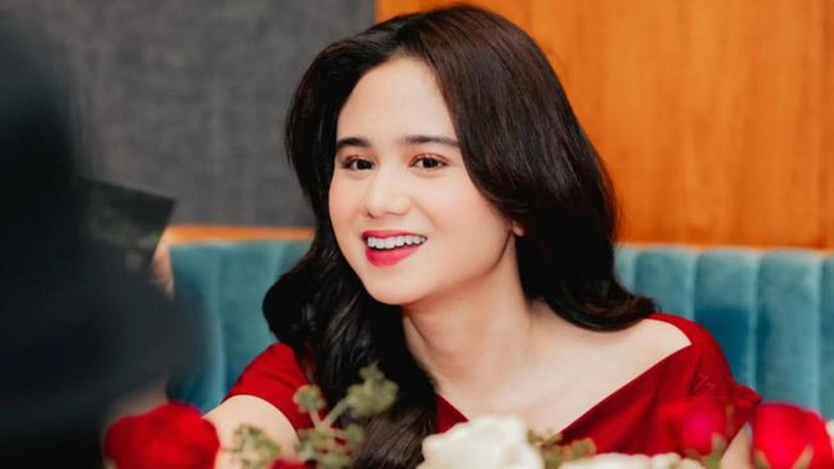 7 Pesona Mewah Tissa Biani dengan Gaun Merah saat Launching Film 7 HARI UNTUK KESHIA