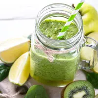 Resep Smoothie Hijau Detox dengan Jahe dan Lemon./Copyright depositphotos.com/nadianb
