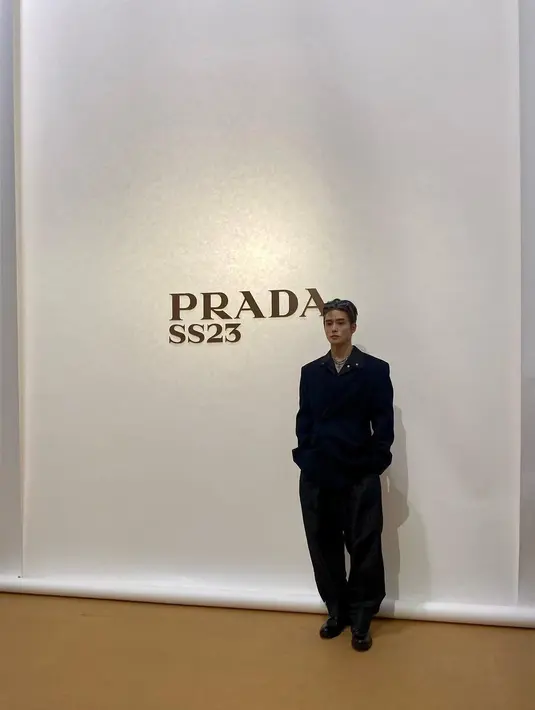 Anggota grup NCT, Jaehyun, sukses curi perhatian di event Prada SS23 Milan Fashion Week lewat penampilan yang menawan dan visualnya yang memukau yang digelar di ibu kota fashion Italia, Minggu (19/6/2022) kemarin. (FOTO: instagram.com/_jeongjaehyun)