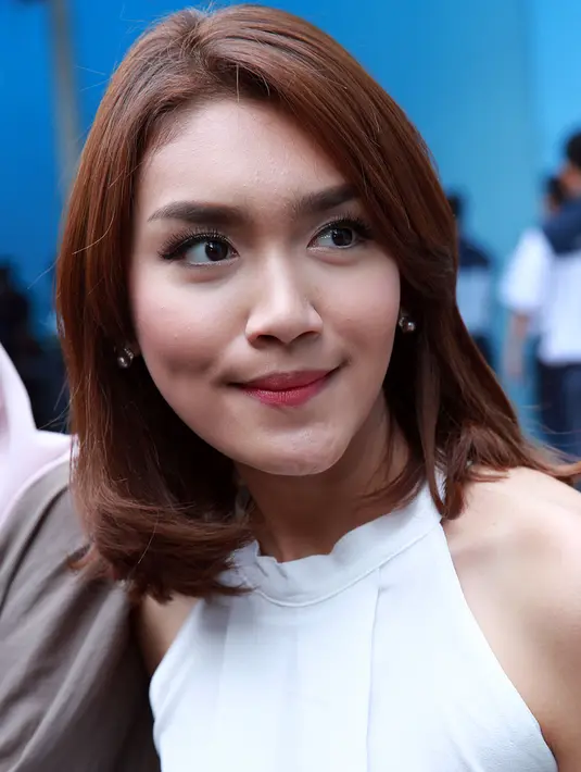 Ditemui di kawasan Tendean, Jakarta Selatan awal Februari silam, Melody masih merahasiakan tanggal pernikahannya. (Deki Prayoga/Bintang.com)