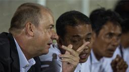 Sebelum menangani Bali United, Hans Peter Schaller merupakan mantan asisten pelatih Timnas Indonesia, Alfred Riedl. (Bola.com/Vitalis Yogi Trisna)