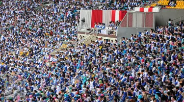 Sebanyak 20.000 karyawan PT. Panasonic Gobel Indonesia memadati kawasan SGBK) dalam rangka family gathering, Jakarta, Minggu (11/10/2015). Acara ini diawali dengan jalan sehat, yang dipimpin oleh bos Panasonic Rachmat Gobel. (Liputan6.com/Faizal Fanani