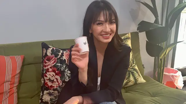 Cerita Raline Shah Pakai Kebaya dan Batik Sang Mama di Cannes Film Festival, Jadi Sorotan Aktor Dunia