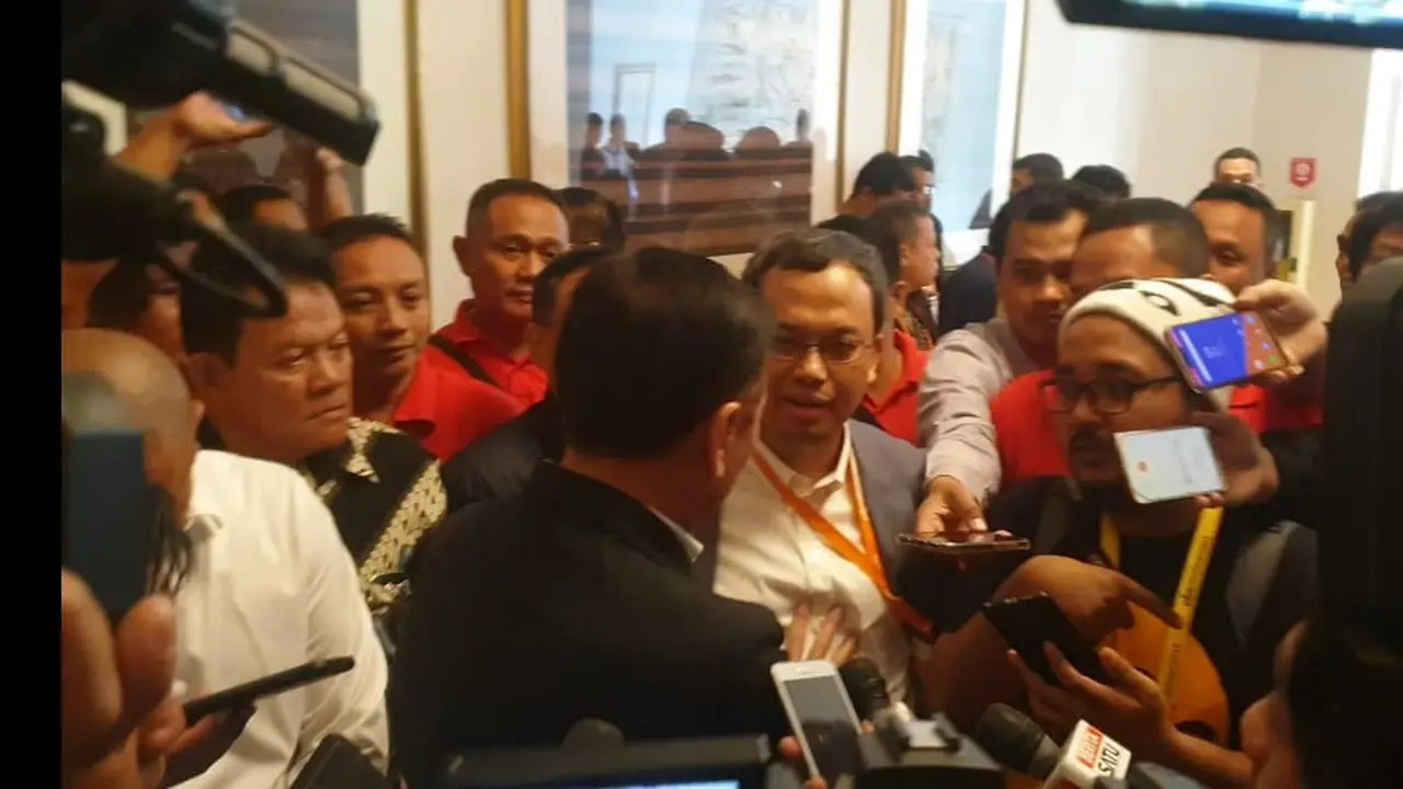 Iwan Bule dan Vijaya Dorong-dorongan Jelang Pemilihan Caketum PSSI (Liputan6.com / Cakrayuri Nuralam)