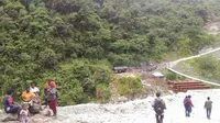 Suasana jalanan Desa Banti Tembagapura, Papua.