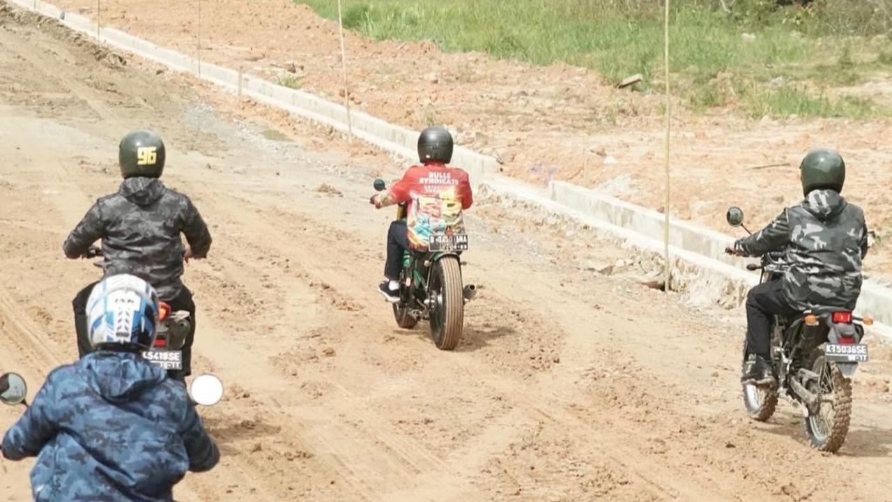 Gaya Jokowi dan Sepeda Motornya