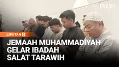 Ratusan jemaah Muhammadiyah memadati Masjid Baitusy Syifa, Pondok Kopi, Jakarta Timur, untuk mengikuti salat Tarawih pertama Ramadan 1447 Hijriah.