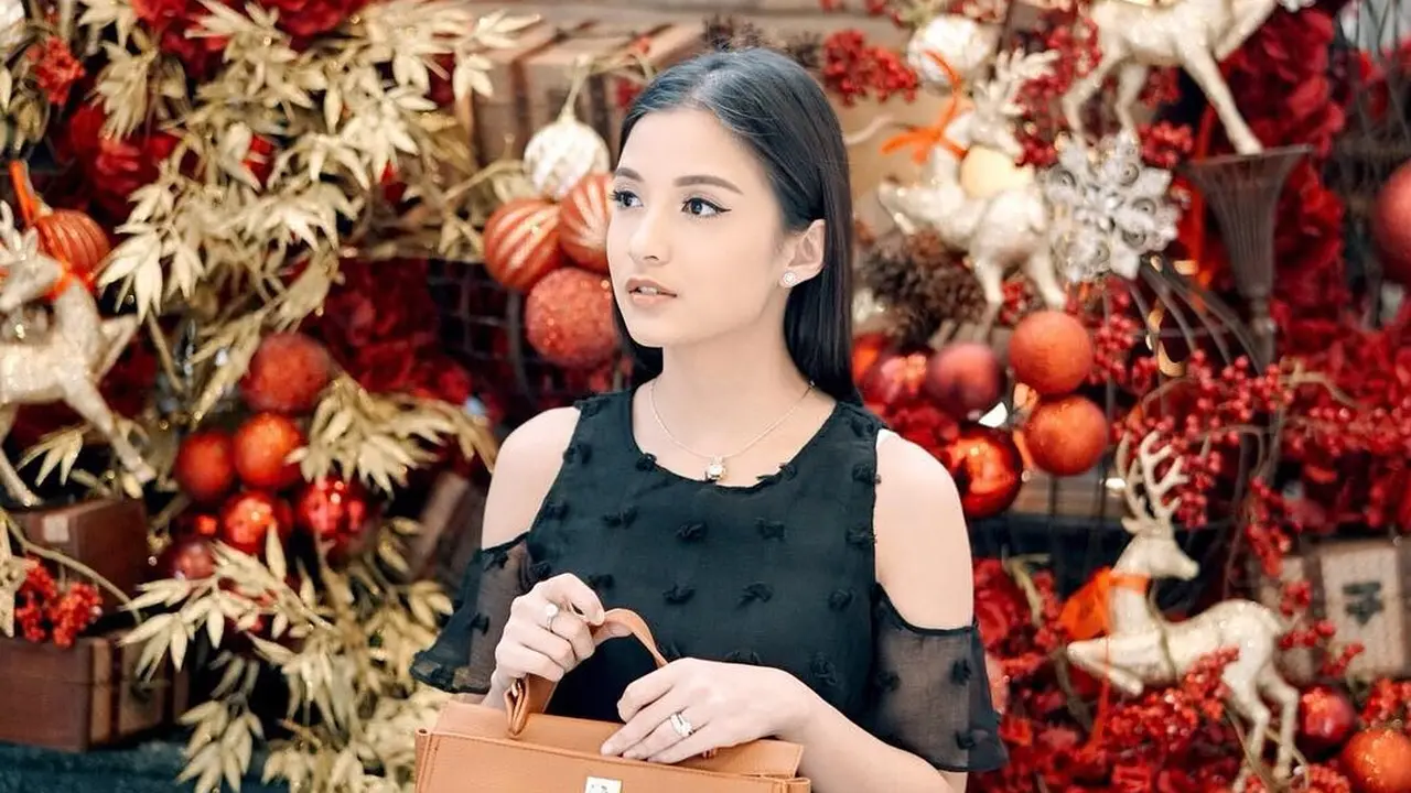[Bintang] Buat Natalan, 5 Gaya Chelsea Olivia Ini Bisa Bikin Pacar Pangling