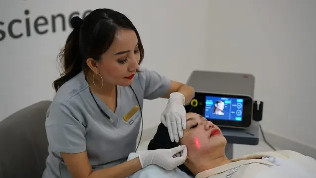 Sebagai penyanyi yang kerap tampil di depan kamera, Reza Artamevia dituntut untuk selalu menjaga dan merawat penampilan.