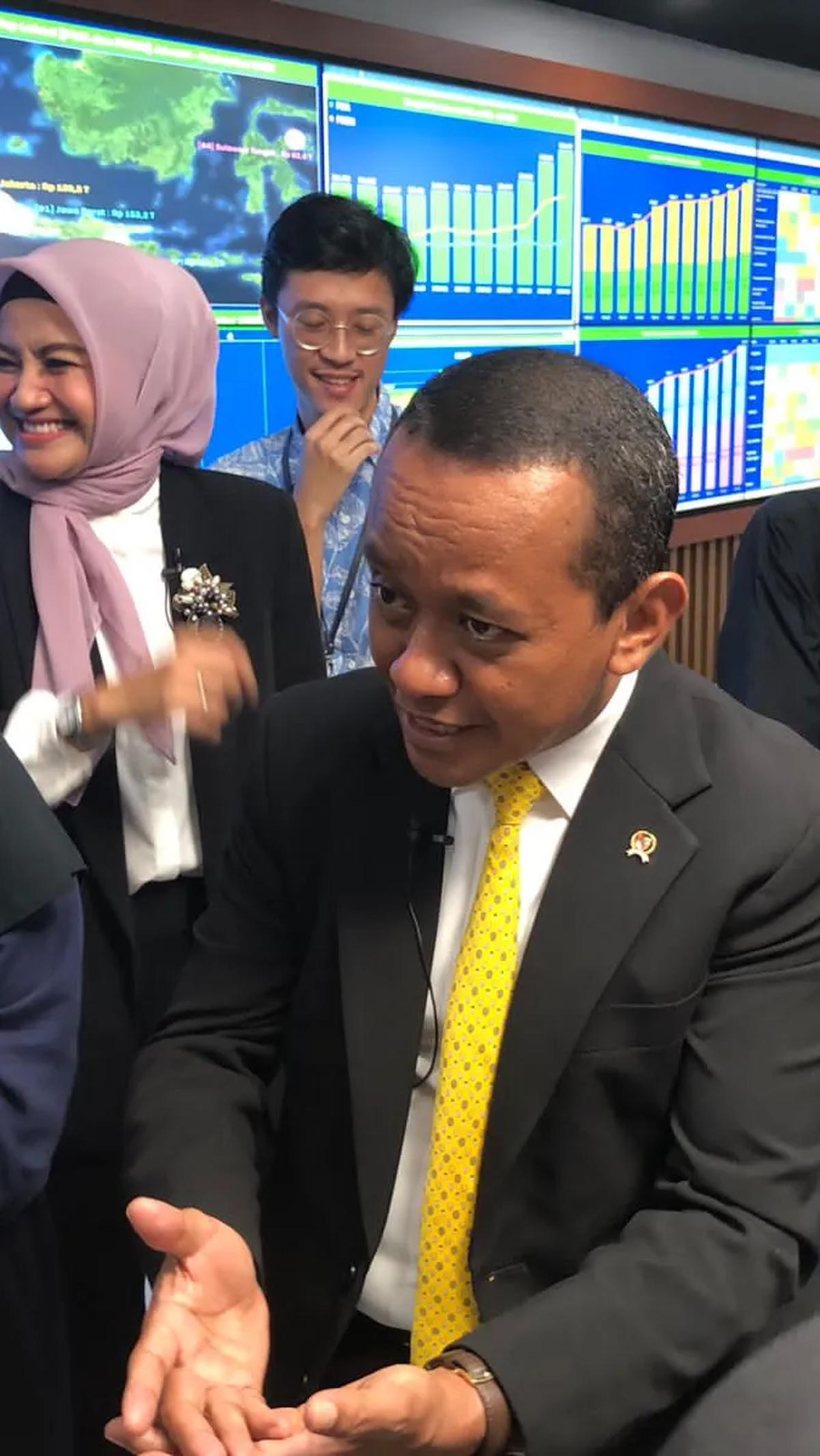 "Tapi itu kita jangan saling menyalahkan, kalau salah itu salah Menteri Investasi," ucap Bahlil.&nbsp;