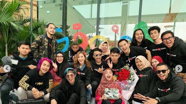 Ria Ricis dan Atta Halilintar (Foto: Instagram/@riaricis1795)