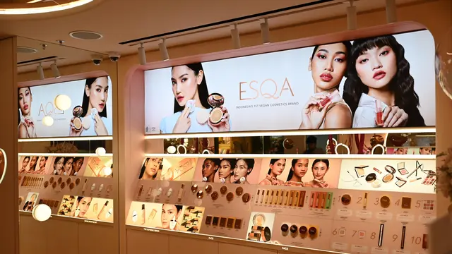 Serba Rose Gold, ESQA Cosmetics Hadirkan Pengalaman Jajal Makeup Bernuansa Futuristik
