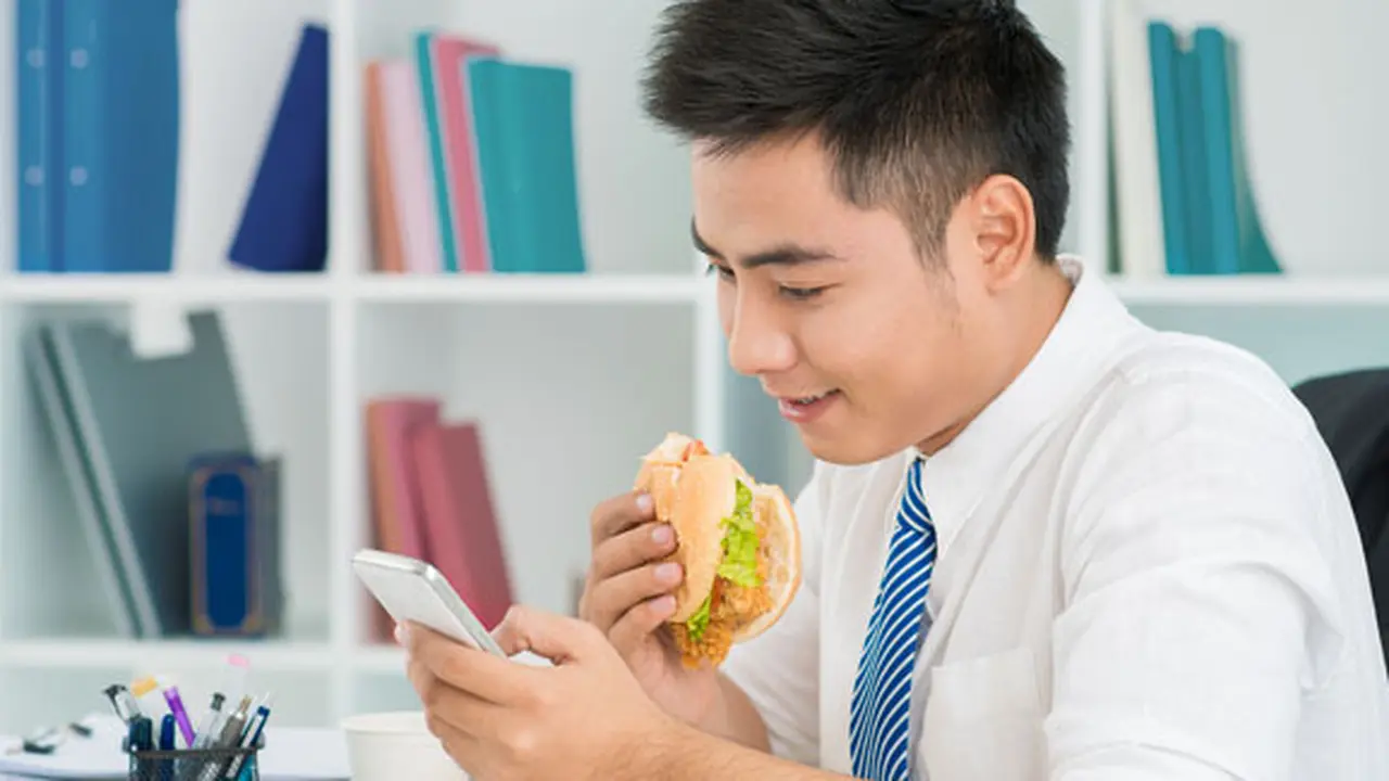 (c) shutterstock