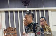 Trivia Hukum: Tolak Eksepsi Pj Bupati Cilacap Awaluddin Muuri, Sidang Korupsi Lahan Rp237 Miliar Berlanjut