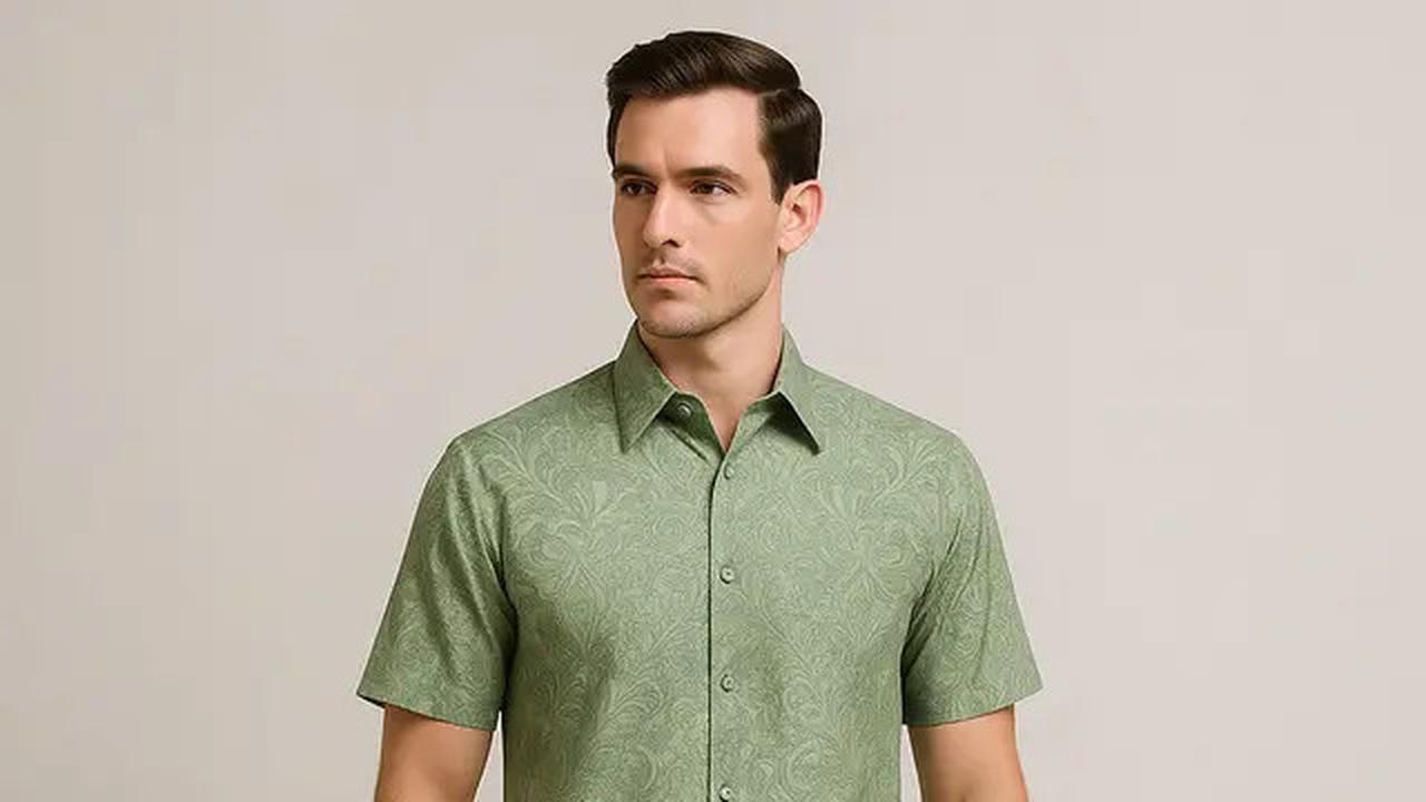 8 Inspirasi Model Batik Warna Hijau, Tampil Segar dan Berkelas di 2025