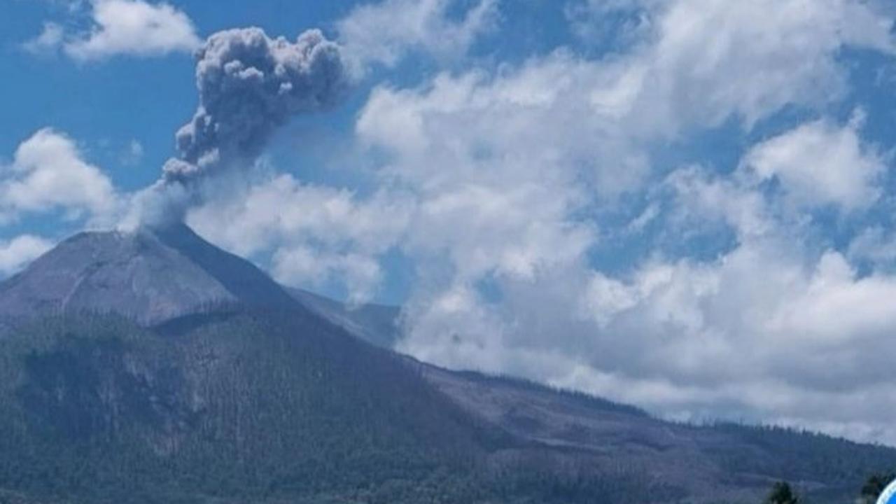 Gunung Lewotobi Laki-Laki Erupsi, Muntahkan Kolom Abu Setinggi 3.000 Meter