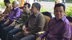 Ketua DPR Setya Novanto (tengah) bersama para pemimpin DPR meresmikan rencana pembangunan Alun-alun Demokrasi, Jakarta, Kamis (21/5/2015). Alun-alun demokrasi diperuntukan bagi masyarakat untuk berdemo. (Liputan6.com/Andrian M Tunay)