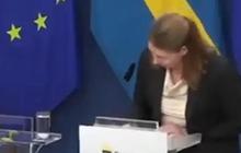 VIDEO Menteri Kesehatan Swedia yang Baru Dilantik Pingsan Saat Konferensi Pers Pertamanya