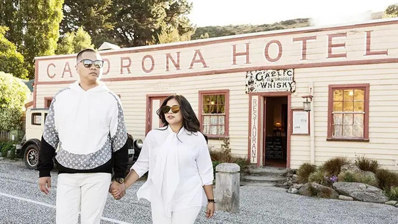 Galeri Foto Liana Saputri dengan Baju Putih, Ide Fashion Menarik untuk Berbagai Acara di 2025