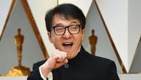 Aneka Hoaks Jackie Chan: Dari Meninggal, Pensiun, hingga Mualaf
