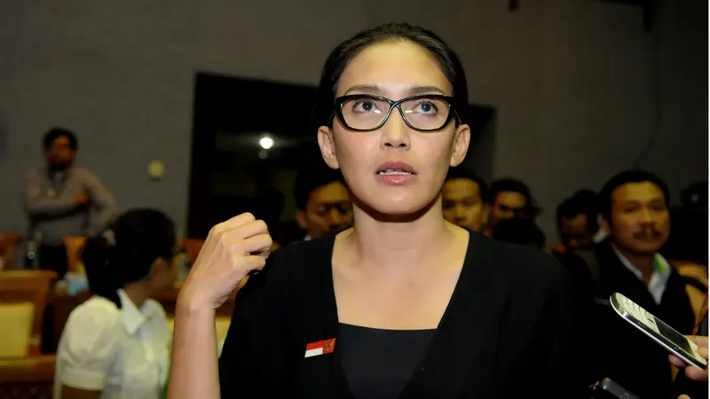 [FOTO] Rieke Kesal Sama Ulah Dahlan Iskan yang Ini