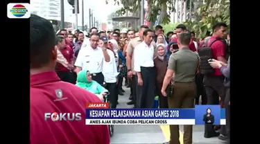 Jokowi juga sempat mencoba pelican cross di kawasan Bunderan Hotel Indonesia.