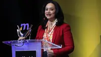 Direktur Utama BRI Manajemen Investasi, Tina Meilina saat acara penghargaan Merdeka Awards 2024 yang digelar pada Kamis, 19 September 2024, di Auditorium SCTV Tower, Jakarta Pusat.