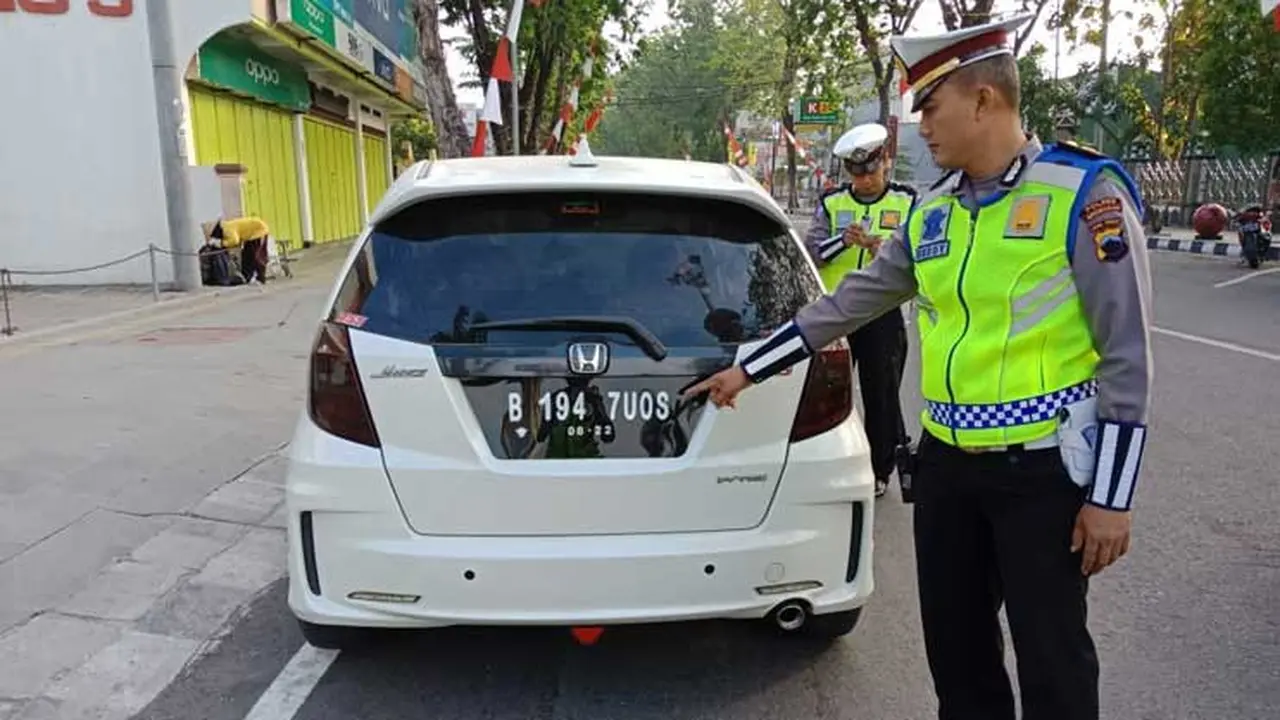 Pemilik kendaraan dilarang modifikasi plat nomor kendaraan