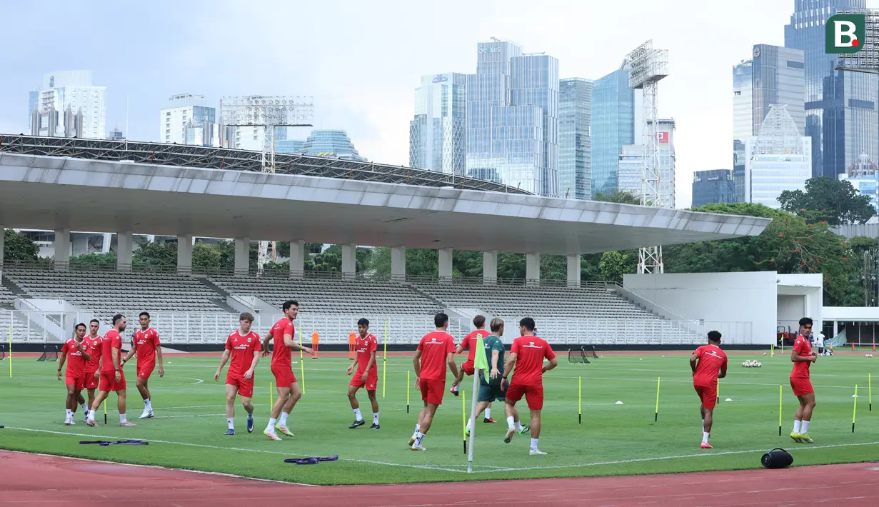 Pantauan Bola.com langsung di lokasi memperlihatkan adanya 15 pemain yang ikut serta dalam sesi latihan Timnas Indonesia tersebut. (Bola.com/M Iqbal Ichsan)