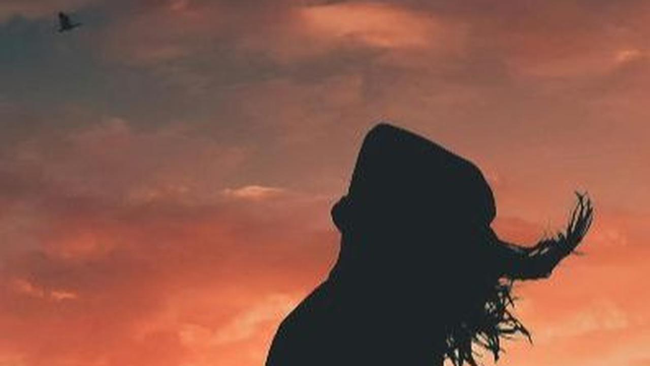 Berikut ini merdeka.com ulas mengenai 7 fakta anak pertama perempuan tentang cinta yang bisa Anda jadikan sebagai referensi merajut hubungan asmara.