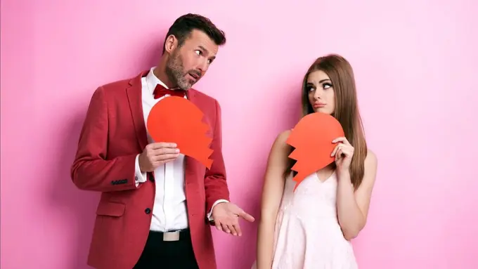 3 Tanda Pasangan Mulai Kehilangan Rasa Cinta, Jangan Terlambat Menyadarinya! (Foto: Freepik/gpointstudio)