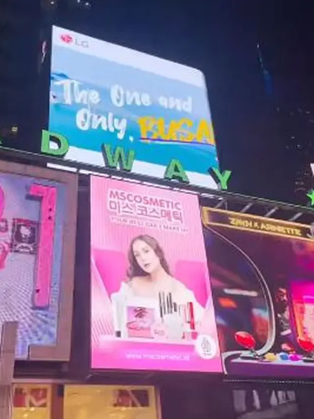 Nagita Slavina di Time Square NY (Instagram/raffinagita1717)