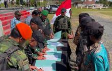 Lima Anggota OPM Mewoluk Puncak Jaya Ikrar Setia Kembali ke NKRI