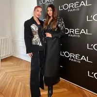 Tasya Farasya sedang berada di Paris untuk acara brand kecantikan internasional L'Oreal Paris. Melalui beberapa unggahan video di story dan foto di feed Instagramnya, Tasya Farasya mengungkapkan rasa bangganya bisa berbincang dengan bintang Hollywood Aishwarya Rai. [Foto: Instagram/tasyafarasya]