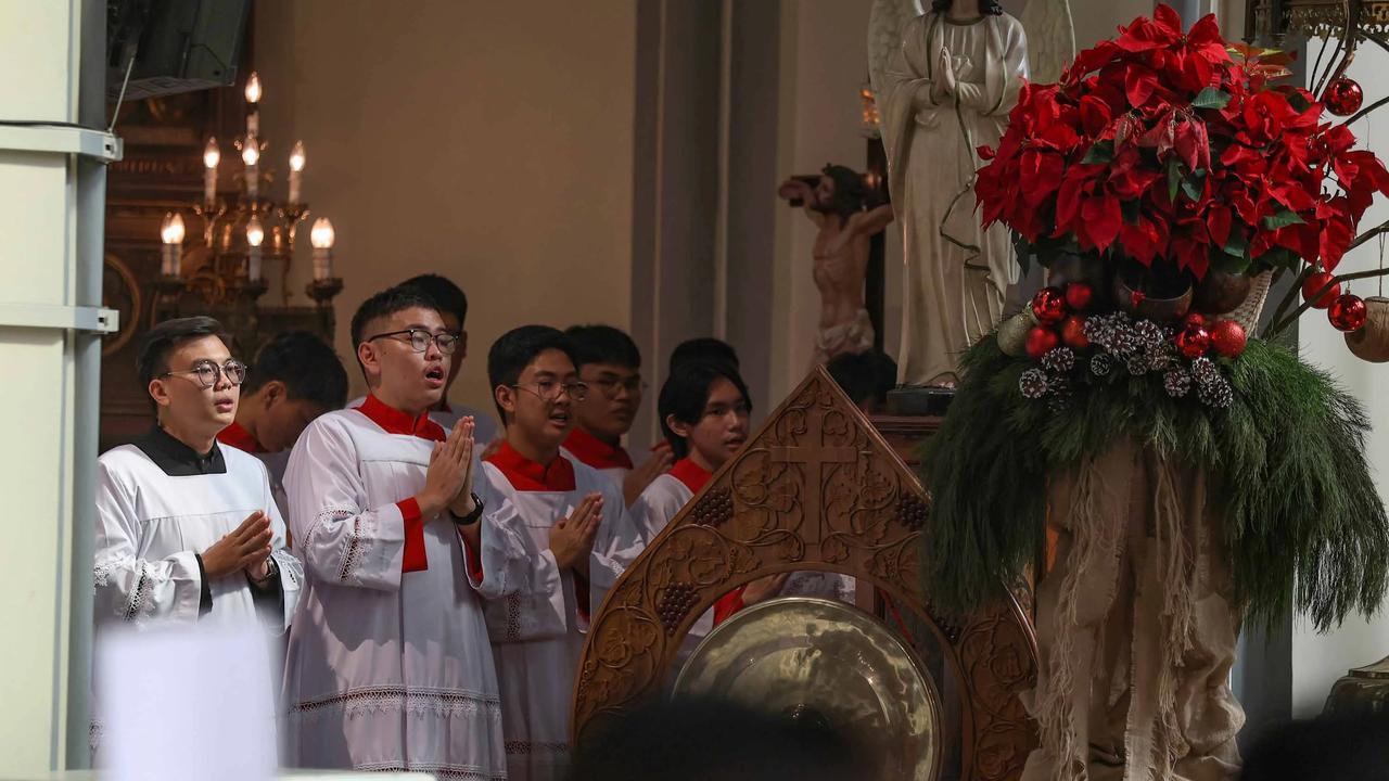 FOTO: Suasana Khidmat Misa Natal 2025 di Gereja Katedral Jakarta Dihadiri Ribuan Umat