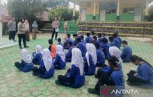 Fakta Unik: Dua Sekolah Disasar! Polres Bangka Barat Gencarkan Edukasi Pelajar Cegah Kenakalan Remaja