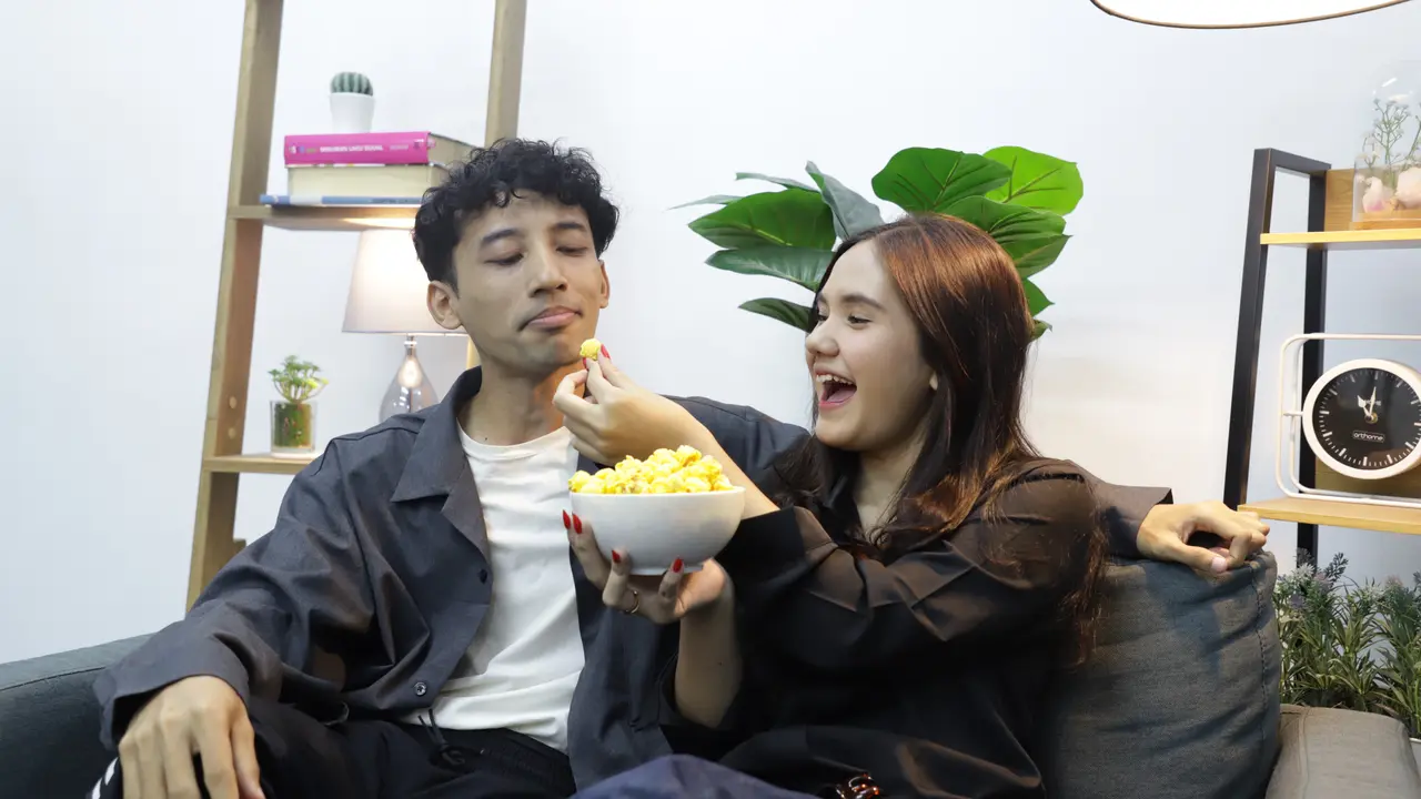 couple desember makin cinta