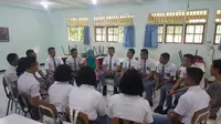 Alumni membuka Crisis Center bagi siswa SMA Taruna Nusantara untuk memulihkan psikologi siswa dan pamong akibat pembunuhan tempo hari. (foto : Liputan6.com / Edhie Prayitno Ige)