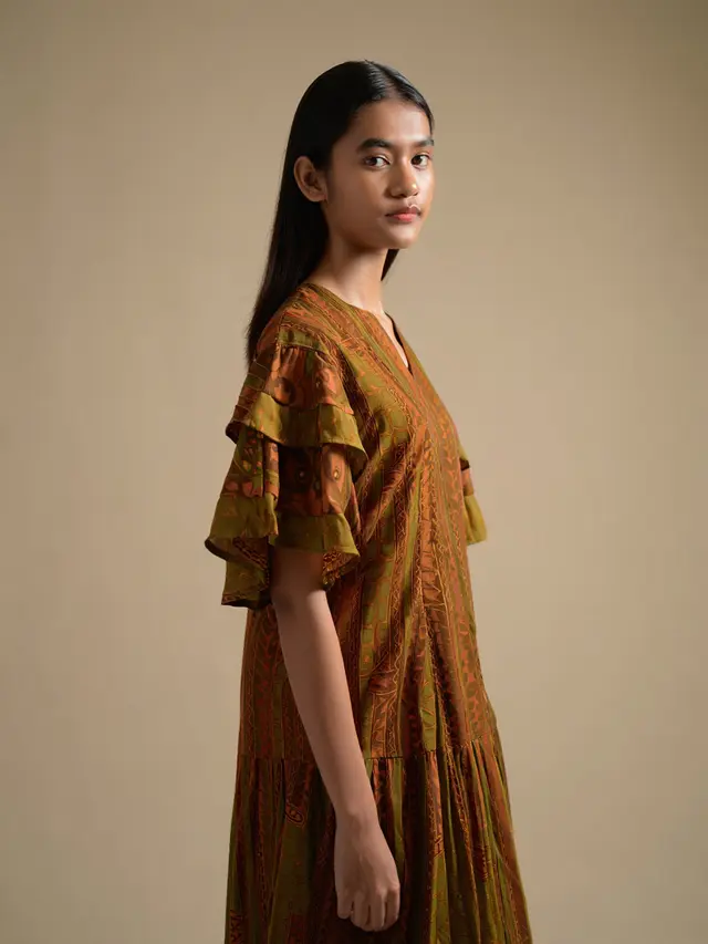 Batik Kontemporer Lengan Tiered
