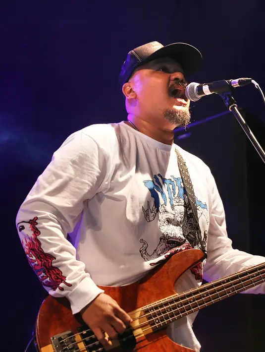 Senada dengan Choky, sang vokalis yakni Bagus pun menilai dengan perubahan nama dan materi musik yang mereka usung bisa menjadi suasana baru dalam bermusik. (Nurwahyunan/Bintang.com)