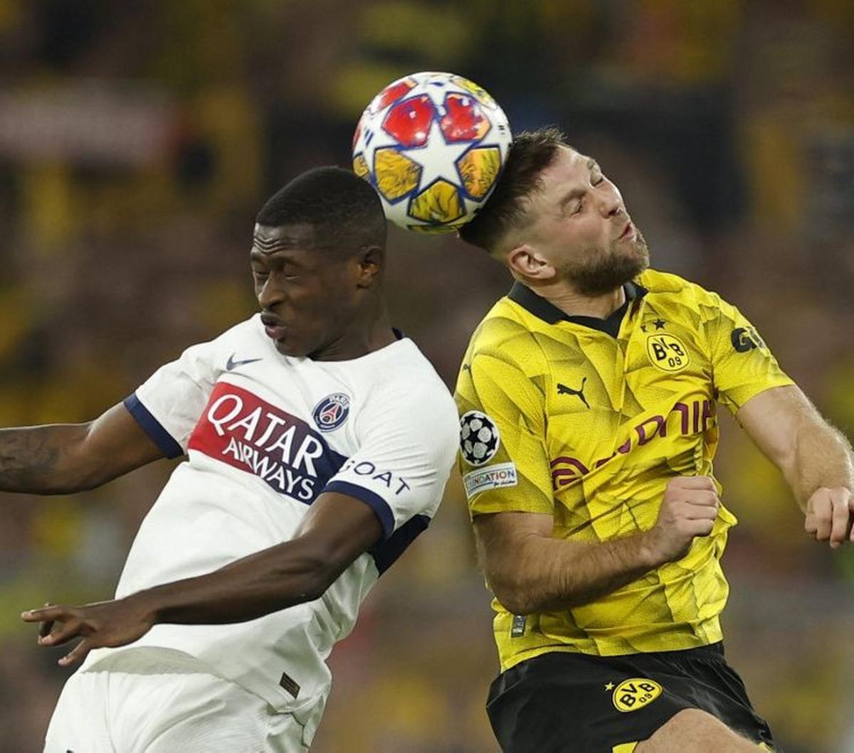 Borussia Dortmund sukses menaklukkan Paris Saint Germain dalam di leg pertama semifinal Liga Champions 2023/2024 di Signal Iduna Park, Kamis (02/05/2024) dini hari WIB.&nbsp;Borussia Dortmund menang tipis dengan skor 1-0 atas raksasa Prancis tersebut. Fot
