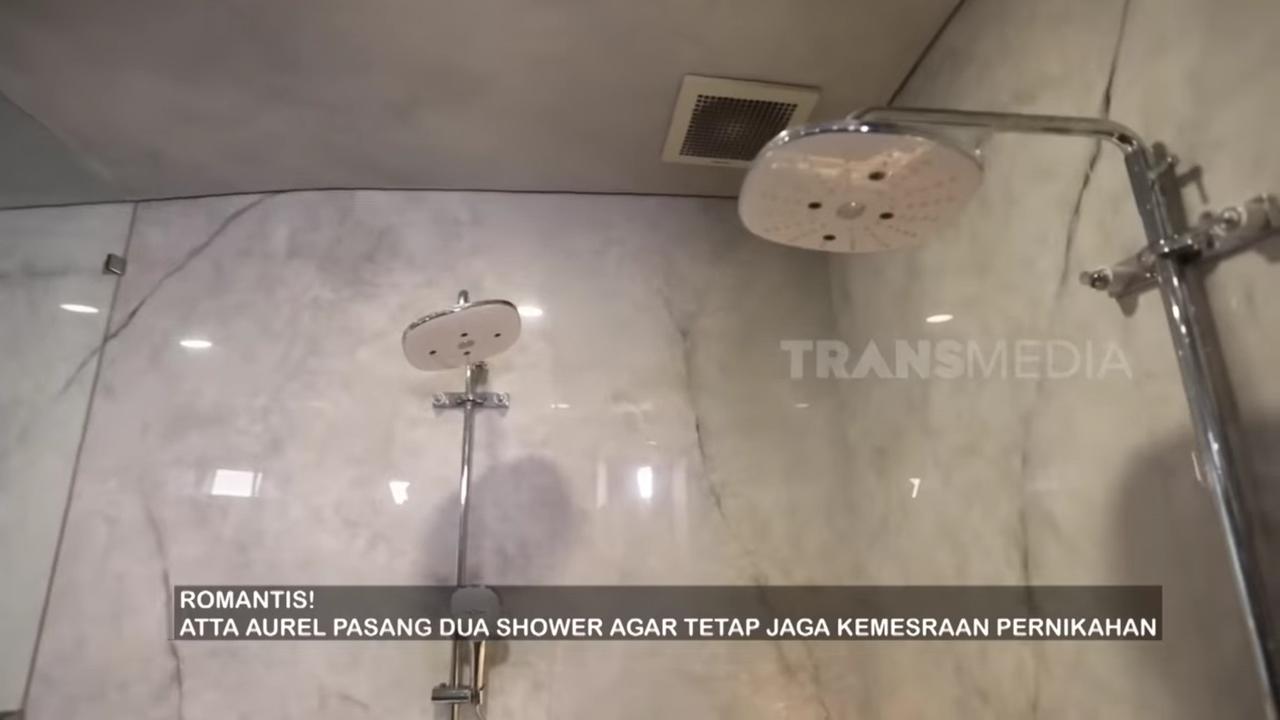 5 Potret Kamar Mandi Aurel Hermansyah & Atta Halilintar Seluas Lapangan Sepakbola, Dilengkapi Bathtub Rp200 Juta