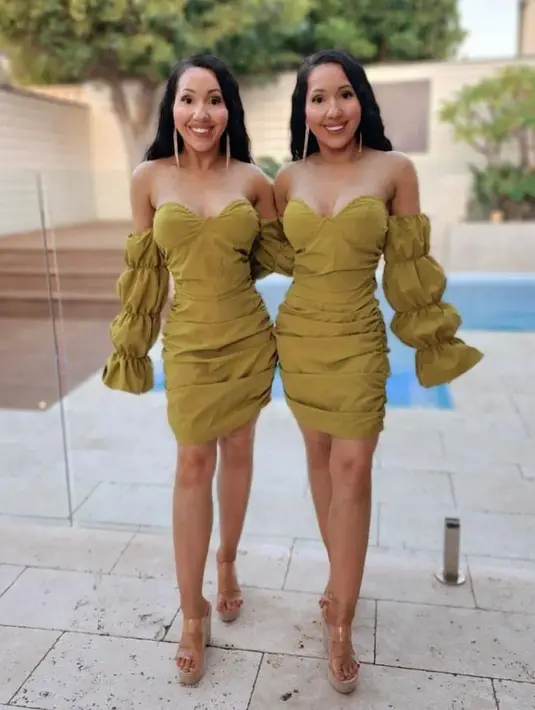 Saudara kembar identik  asal Australia ini memiliki obsesi unik yang bikin banyak orang tercengang. @annalucydecinque.
