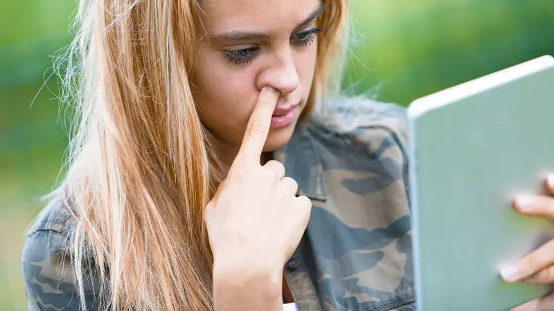 Mengorek hidung atau ngupil (istock)