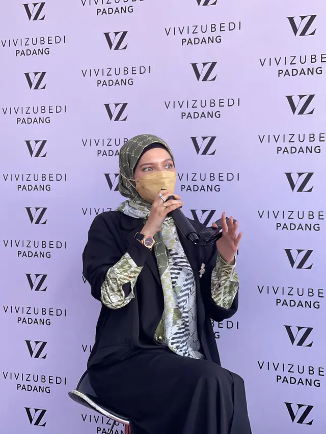 Desainer Vivi Zubedi. (Foto: Dok. Instagram @mrsvivi)