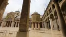Pemandangan bangunan masjid bersejarah Umayyad di kota lama Damaskus, Suriah, Selasa (22/5). Masjid ini sebelumnya adalah Kuil Jupiter, dewa zaman Romawi, lalu diubah menjadi gereja basilika kemudian menjadi masjid. (AFP PHOTO/LOUAI BESHARA)